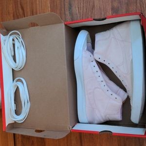 Pink Foam Nike Blazer '77, light pink uppers, white outsole, white laces